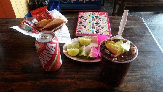 Das Ceviche war schon dermaßen sauer, dass es den Teller Limonen dazu nicht gebraucht hat.