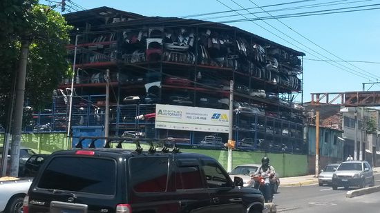 Auto parts in San Salvador.