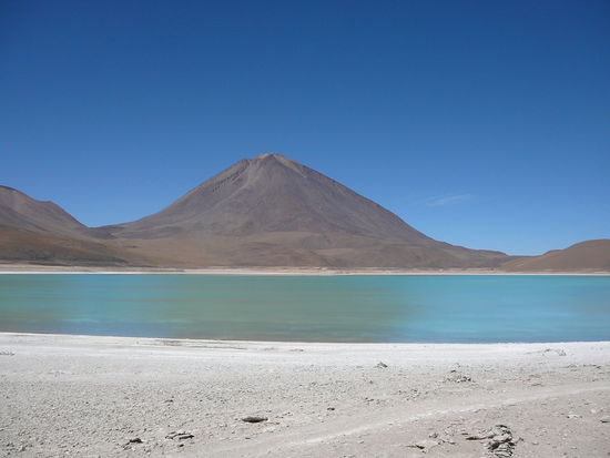 Laguna Verde, unser letztes Highligt auf der Tour. Durch die Sonneneinstrahlung ändert sich die Farbe des Wassers mehrmals täglich.
