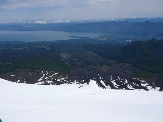 Aussicht bei der Abfahrt auf den Lago Villarica.