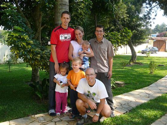 Familie Iseli mit ihren 3 Kindern