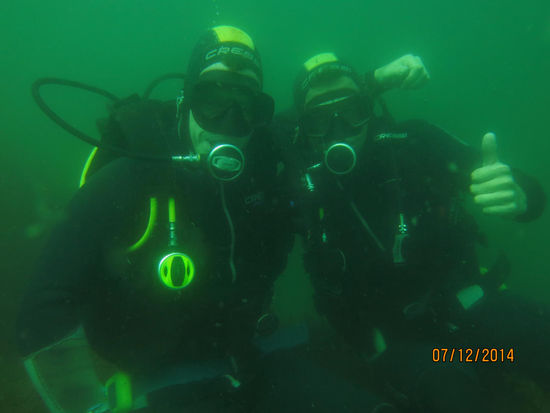 Flo und Daniel beim Wrack-Tauchgang