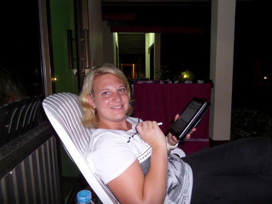 Hier bin ich grad am Reisebericht fuer euch zu tippseln ...