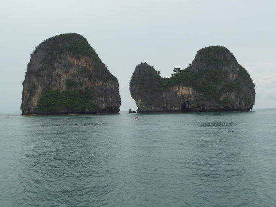 Schoene Felsen bei der Fahrt hier her.