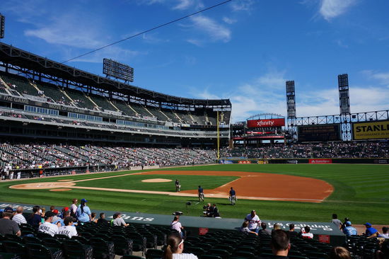 Und hier der Blick von unseren Plätzen aufs Feld.
