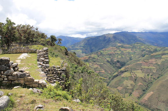 hoechste Ebene von Kuélap direkt an der Wolkengrenze
