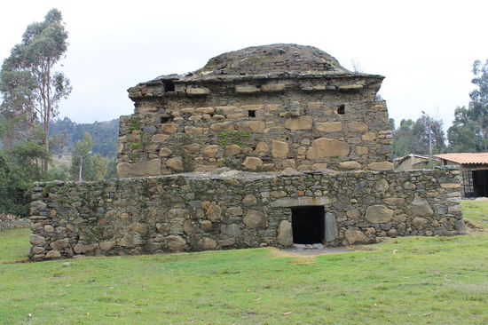 Wilkawain - die groesste dieser Grabstaetten auf 3 Ebenen