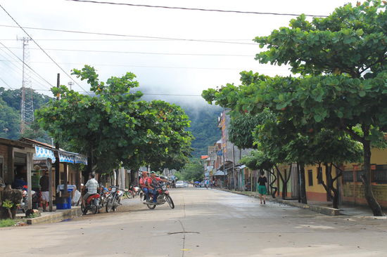In Rurre gab es fast keine Autos, Hauptverkehrsmittel waren Mototaxis