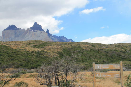 Los Cuernos im Hintergrund