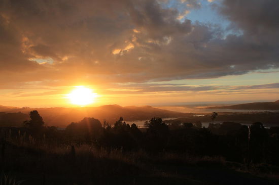 Diesen Sonnenuntergang konnten wir von Heather's Terrasse aus beobachten
