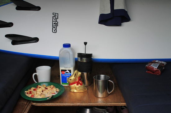 Osterfruehstueck in unserem kleinen Bus