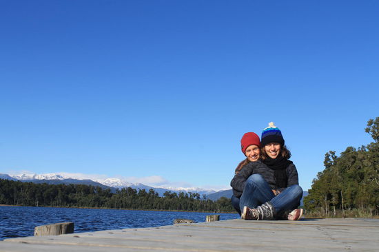 Campsite Lake Mahinapua bei Hokitika - im Hintergrund kann man die schneebedeckten Alpen Neuseelands sehen