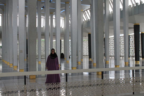 In der National Mosque Masjid Negra