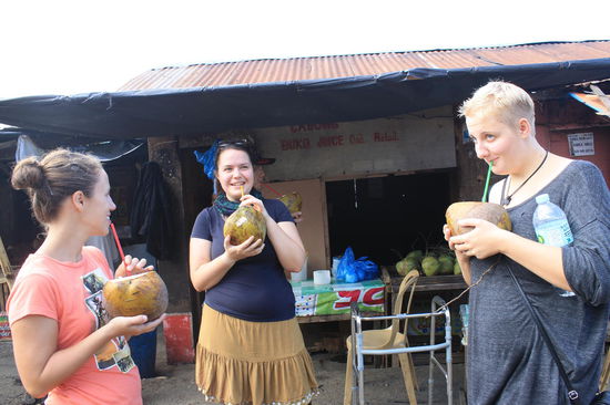 Buko (Kokosnuss) nach unserer kleinen Wanderung