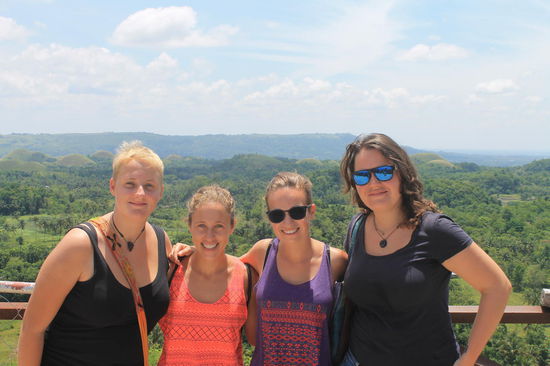 Hier waren dann schon beide Augen von Lara und Regina entzuendet und 2 Stunden spaeter nach dem Rivercruise hat uns unser Tourguide dann im Krankenhaus abgesetzt...