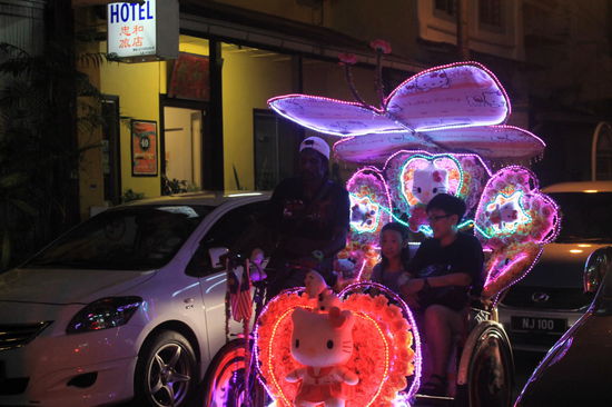 Die beliebten Hello-Kitty-Fahrradrikschas
