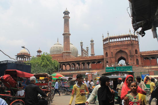 Jama Masjid Moschee, die zu den groessten Moscheen weltweit zaehlt