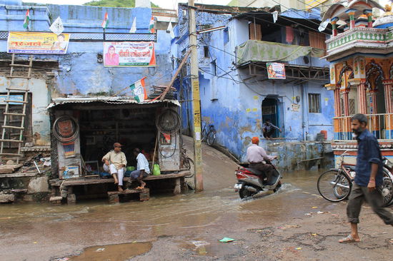 Hauptbazarstrasse, die noch immer einem Fluss glich