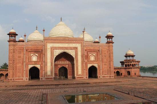 Moschee neben dem Taj Mahal