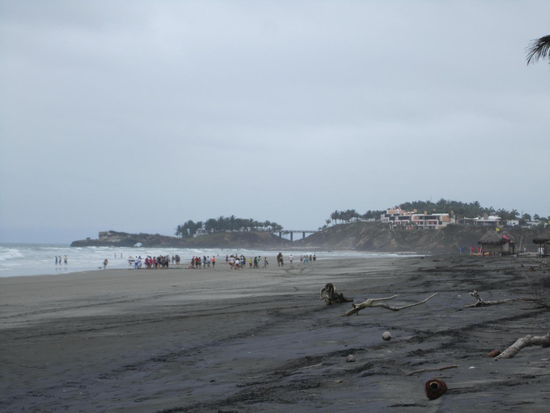 Die grosse neue Hotelresort-Anlage in Mompiche, die den Strand sehr veraendert hat