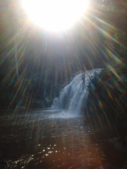 Farbenspiel am Wasserfall