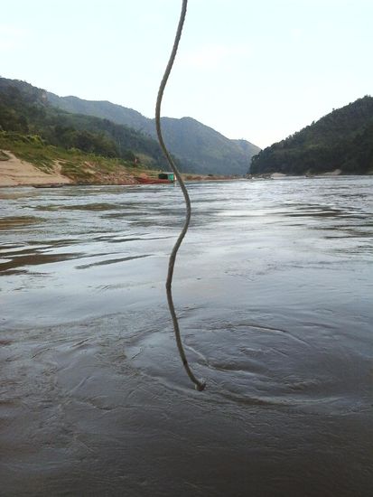 Blick vom Boot auf den Mekong, der fast 2000 km durch Laos fließt