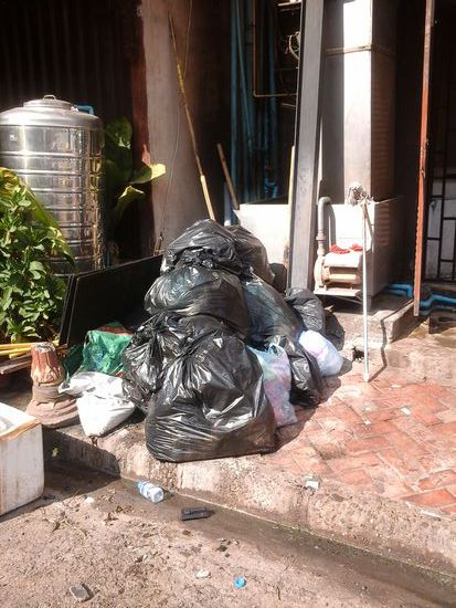 Auch das gehoert zum normalen Strassenbild dazu, der Gestank ist manchmal pestialisch!