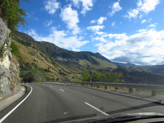 Auf dem SH60 nach Takaka mit herrlichem Blick über die Golden Bay Region und den Kahurangi Nationalpark.
