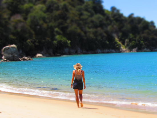 "Gestresst? Müde? Dann brauchen Sie Urlaub. Neuseeland tut gut!"