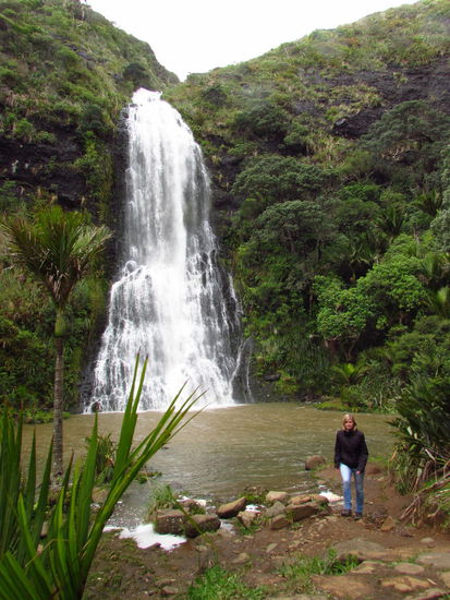 Mal ein ungestelltes Foto vor den Karekare Falls 