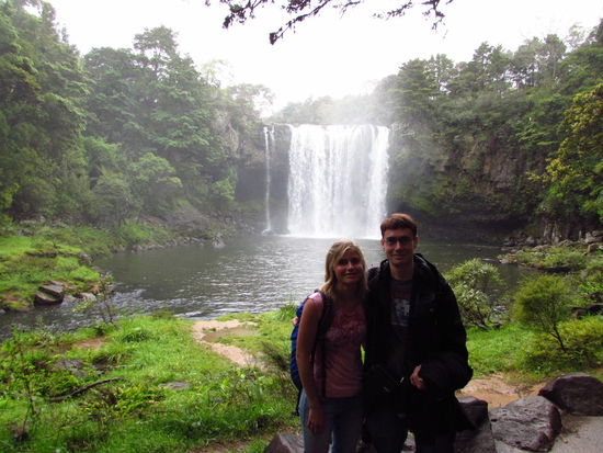 Vor den Rainbow Falls in Kerikeri.