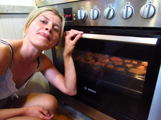 Auch am anderen Ende der Welt ist die Nachfrage nach deutschen Weihnachtsplätzchen groß - hier leckere Kakaosterne!