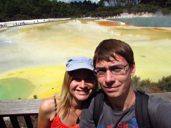 Hier wird klar, warum das ganze Wunderland heißt: die Farben der ausgefällten chemischen Elemente und Verbindungen (u.a. Schwefel, Mangan, Eisen- und Siliziumoxid) sind einfach der Wahnsinn!