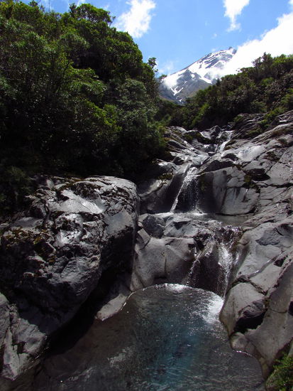 Die Wilkies Pools - vom Schmelzwasser des Berges ausgewaschene Felswannen. Perfekt zum Baden, aber nur wenn man kein Kälteempfinden hat. 