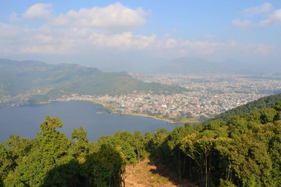 Blick von der WPP auf die 25.000 Einwohnerstadt Pokhara