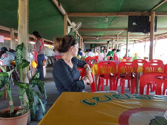 Die Lautstärke dieser kleinen Truppe im Hintergrund war unfassbar