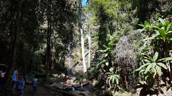 Erster Stop ... Wasserfall zum baden.