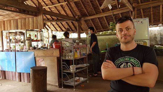 Mittagspause an der Straße