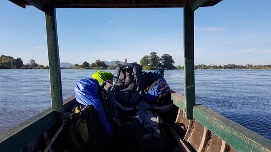 Nach 20min. Überfahrt sind wir nach 13,5h zermürbender Nachtfahrt endlich am Ziel angekommen.