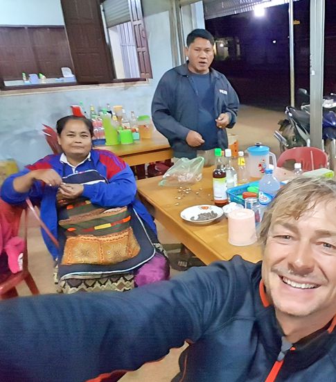 Nur zum kauen, kurz den Monolog unterbrochen 