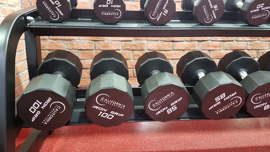 Die Vietnamesen arbeiten hier sogar mit 100Kg Kurzhateln... da suchen wir in Europa noch nach 