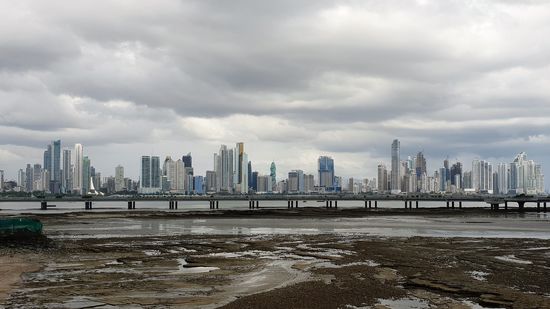 Aussicht von der Altstadt auf die Skyline