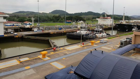 Wenn ich meine Videos fertig geschnitten habe, könnt ihr auf meinem Youtubekanal: > 3asylife < eine Schleusung sehen!