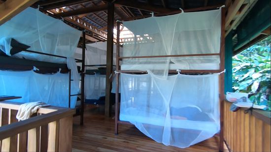 Unser Betten-lager in der Station Sirena.