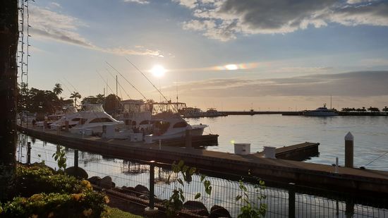 Tolle Marina im Sonnenuntergang