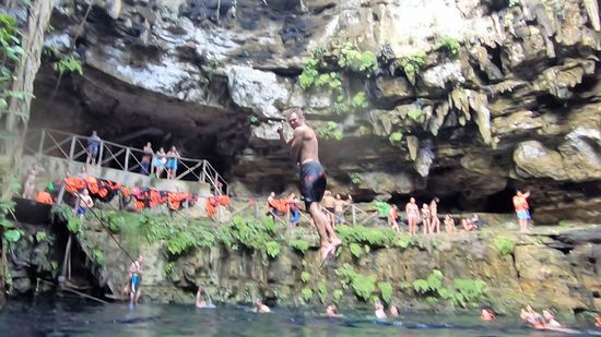 Der letzte Sprung und dann geht es weiter nach Ek Balam