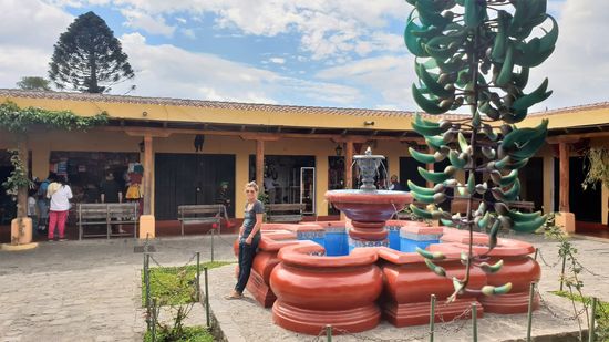 Auf dem Antikmarkt einkaufen