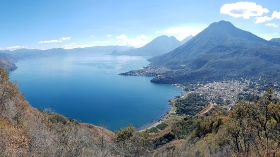 Volles Panorama auf dem Gipfel