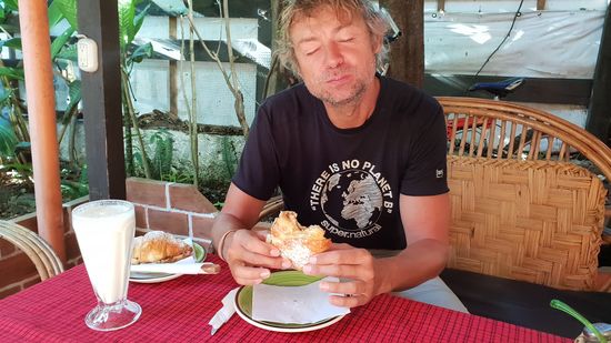 Aber vorher gibt es nach 6 Wochen Nutellaabstinenz, dass erste Nutellacroissant.....mhhhh Bombe.