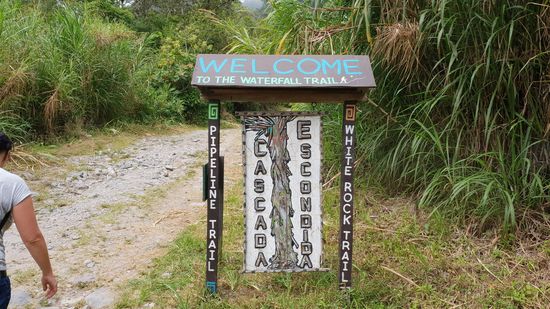 Los gehts mit dem zweiten Wanderweg: Pipeline Trail, der nur 3 Dollar kostet, aber deutlich länger und sehr eben ist.